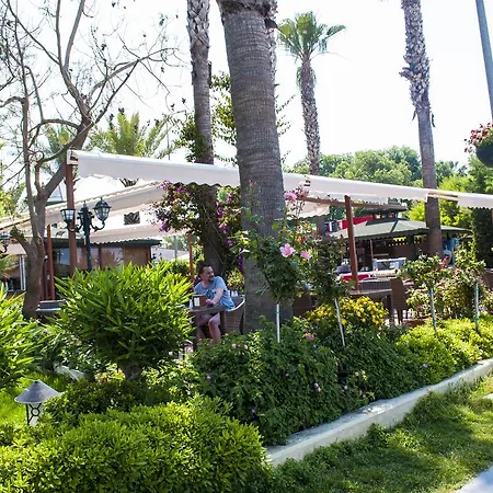 Sun Beach Park Hotel מלון