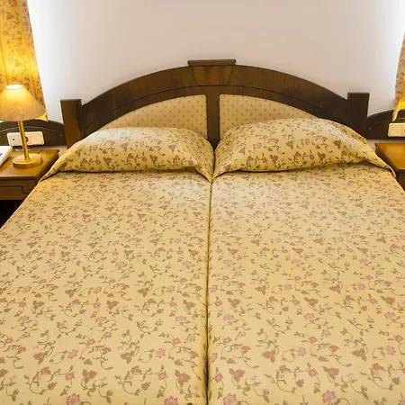 Sun Hotell Side